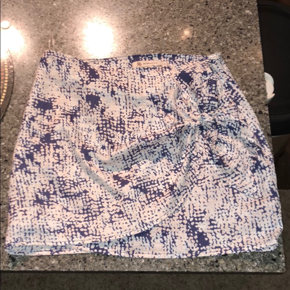 Adorable BCBG generation miniskirt.